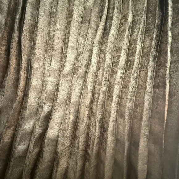 Lulus Averette Bronze Metallic Pleated One-shoulder Maxi Dress Gold Size L - Picture 10 of 10